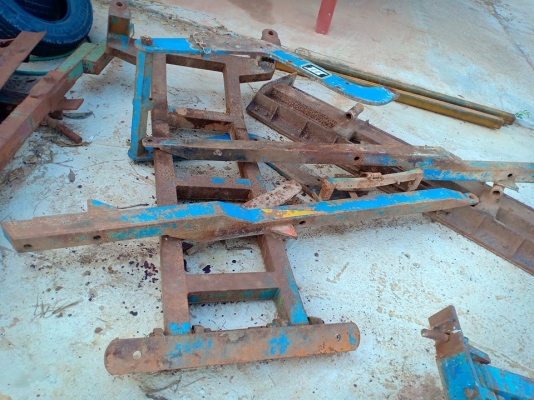 รับซื้อขายแลกเปลี่ยนรถไถและอุปกรรถไถทุกชนิด