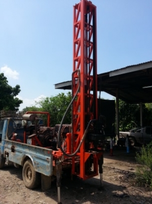 ขายเครื่องเจาะบ่อบาดาน อุุปกรณ์ครบ พร้อมเจาะได้เลย  ถูกๆครับ 200000บาท 0819812289