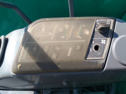 ขายรถแมคโค KOMATSU PC25-1  แทรคเหล็ก คอนโทรลสั้น มีไปบ์ปิ้ง ติอต่อ 098-7962549