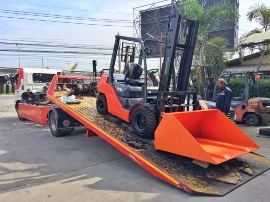 บุ้งกี๋ใส่รถโฟล์คลิฟท์ทรงทันสมัย เหล็กหนา แข็งแรง สนใจติดต่อ083-062-0223(ปอน)