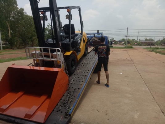 บุ้งกี๋ใส่รถโฟล์คลิฟท์ทรงทันสมัย เหล็กหนา แข็งแรง สนใจติดต่อ083-062-0223(ปอน)