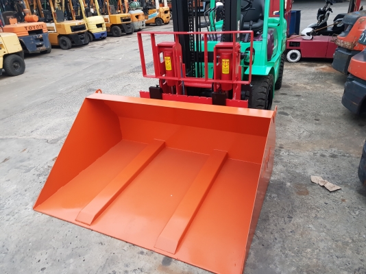 บุ้งกี๋ใส่รถโฟล์คลิฟท์ทรงทันสมัย เหล็กหนา แข็งแรง สนใจติดต่อ083-062-0223(ปอน) บุ้งกี๋ใส่รถโฟล์คลิฟท์ทรงทันสมัย เหล็กหนา แข็งแรง สนใจติดต่อ083-062-0223(ปอน)