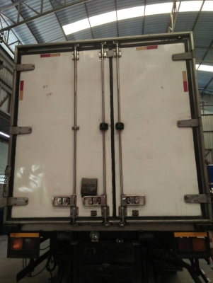 ต้องการขายตู้เย็น+ลิฟท์ท้าย รวมระบบลากพ่วง มีหลายใบสนใจติดต่อด่วนราคา300000ต่อใบสนใจติดต่อด่วนๆค่ะ