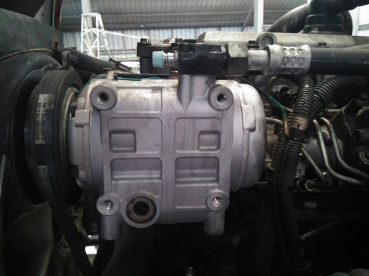 ต้องการขายตู้เย็น+ลิฟท์ท้าย รวมระบบลากพ่วง มีหลายใบสนใจติดต่อด่วนราคา300000ต่อใบสนใจติดต่อด่วนๆค่ะ