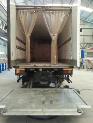 ต้องการขายตู้เย็น+ลิฟท์ท้าย รวมระบบลากพ่วง มีหลายใบสนใจติดต่อด่วนราคา300000ต่อใบสนใจติดต่อด่วนๆค่ะ