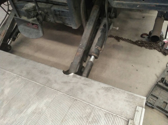 ต้องการขายตู้เย็น+ลิฟท์ท้าย รวมระบบลากพ่วง มีหลายใบสนใจติดต่อด่วนราคา300000ต่อใบสนใจติดต่อด่วนๆค่ะ