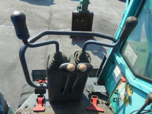 ขายรถขุด yanmar B5-2 เครื่อง 4 สูบ สภาพดี