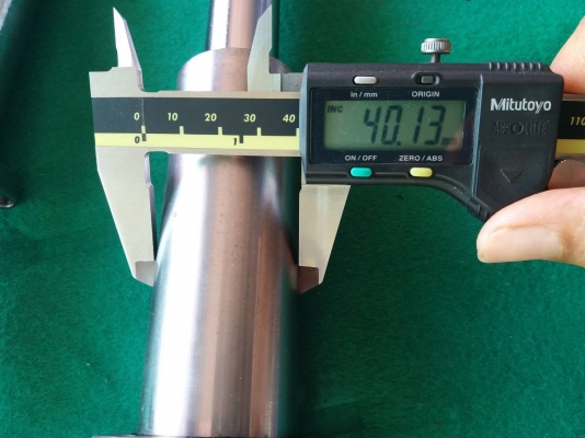 สไลด์เพลากลม โต 25 มิล ยาว 95 ซม. ลูกบล็อกเส้นละ 1 ลูก มีซัพพอร์ต 2 ข้างลูกบล็อกลื่น แน่นดี เพลาสวยมาก ราคาคู่ละ 2,500 บาทรวมส่ง มี 2 คู่ค่ะ