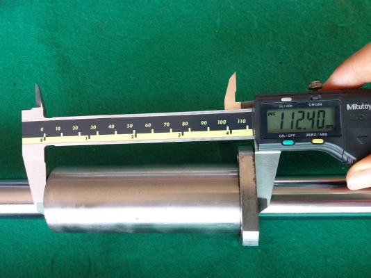 สไลด์เพลากลม โต 25 มิล ยาว 95 ซม. ลูกบล็อกเส้นละ 1 ลูก มีซัพพอร์ต 2 ข้างลูกบล็อกลื่น แน่นดี เพลาสวยมาก ราคาคู่ละ 2,500 บาทรวมส่ง มี 2 คู่ค่ะ