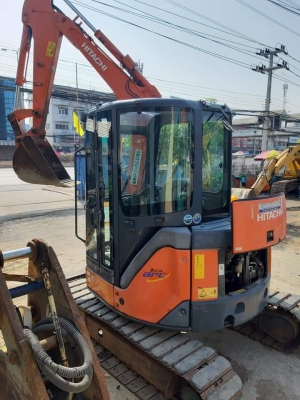 มาใหม่จ้า..HITACHI ZX40U-2 เก่านอกแท้  เดิมๆๆ เครื่องปั๊มแห้ง  สวย พร้อมใช้ โทร 089-3818694 จ๊อย