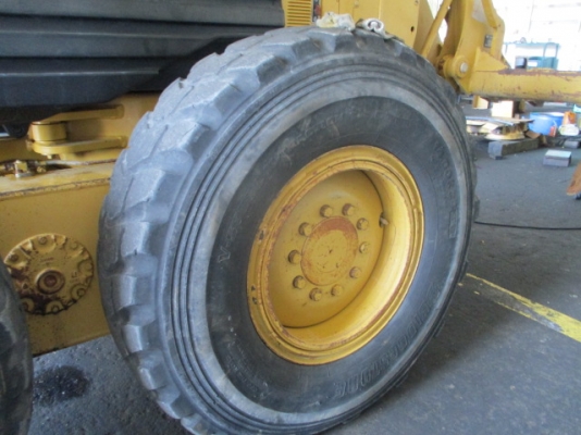 MOTOR GRADER140H ซีเรียล APM01827 ปี2005 มือสองนำเข้าจากต่างประเทศ ขายพร้อมชุดแจ้งจำหน่าย