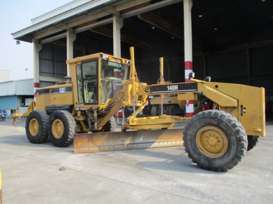 MOTOR GRADER140H ซีเรียล APM01827 ปี2005 มือสองนำเข้าจากต่างประเทศ ขายพร้อมชุดแจ้งจำหน่าย