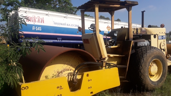 ขายรถบด สั่น BOMAX 121 D-2 สภาพพร้อมไช้เอดสารทะเบียน