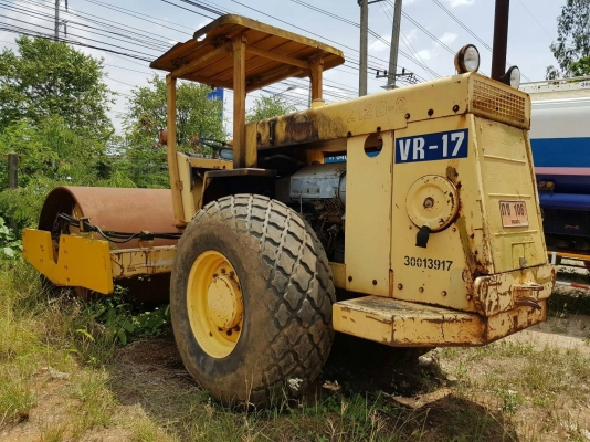 ขายรถบด สั่น BOMAX 121 D-2 สภาพพร้อมไช้เอดสารทะเบียน