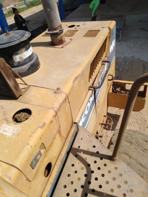 ขาย 590,000 รถตักล้อยาง KOMATSU wa 450-1 เครื่องดี เกียร์แรง เอวแน่น ปั้มยกแรง ยางใหม่ แอร์หนาว รถสวยพร้อมใช้งาน เอกสารซื้อขาย รถอยู่ ปทุมธานี สามโคก 092-595-6777 061-446-2662 ญิ๋งยุ