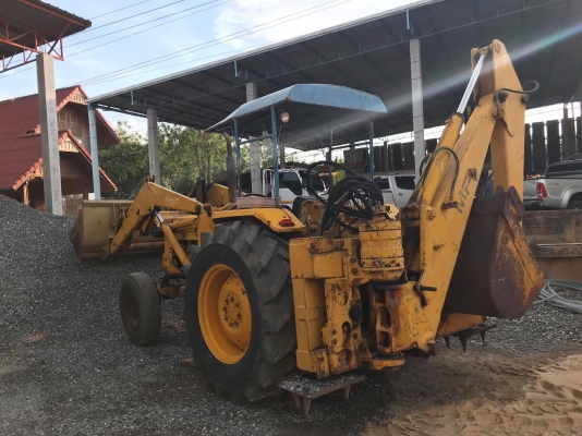 ขายรถตักรถตักแมคซี่่ 175 รถยังใช้งานอยู่ ซื้อไปพร้อมใช้งานได้เลยครับ