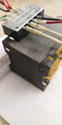 250 บ.ส่งถึงบ้านฟรี โทร 083-2000058 LINE ID: line832923 หม้อแปลงไฟจาก 100 V. - 12 V. ขนาด 12 A. หมุน