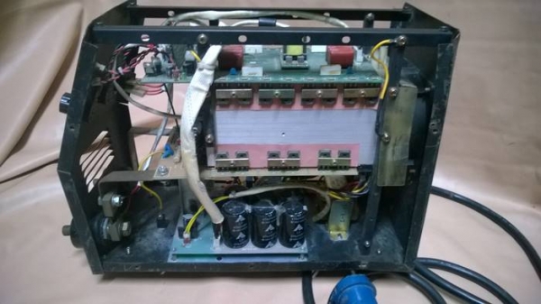 ตู้เชื่อมใหญ่ WELPRO WELARC200