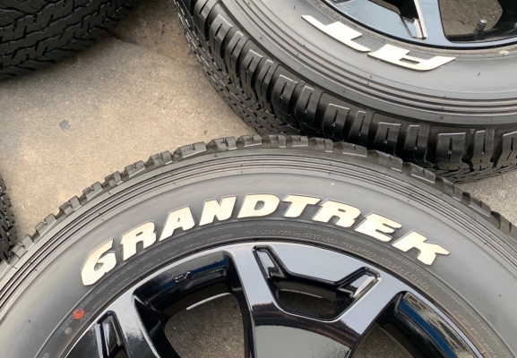 ล้อแม็กป้ายแดง Toyota Revo Rocco ขอบ 18 พร้อมยางป้ายแดง 265-60-18 Dunlop ปลายปี 18 ล้อแม็กป้ายแดง Toyota Revo Rocco ขอบ 18 พร้อมยางป้ายแดง 265-60-18 Dunlop ปลายปี 18