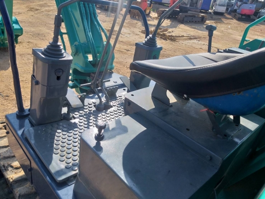 ขายรถแมคโค KOBELCO SK027 แทรคยาง คอนโทรลสั้น ติอต่อ 098-7962549 ขายรถแมคโค KOBELCO SK027 แทรคยาง คอนโทรลสั้น ติอต่อ 098-7962549