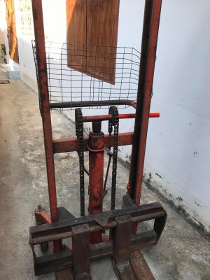 ขายรถยกแสตกเกอร์