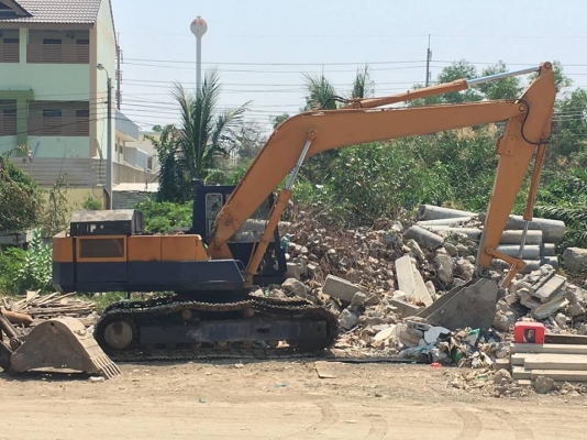 ขายรถแบคโฮ PC 200-3 มือสอง สภาพดี ขายรถแบคโฮ PC 200-3 มือสอง สภาพดี