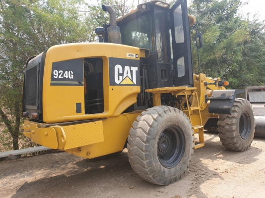 ขายรถตักล้อยางมือสอง CAT924G สนใจติดต่อคุณรัตนศักดิ์ โทร081-7621704