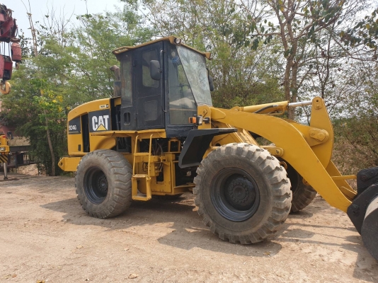 ขายรถตักล้อยางมือสอง CAT924G สนใจติดต่อคุณรัตนศักดิ์ โทร081-7621704
