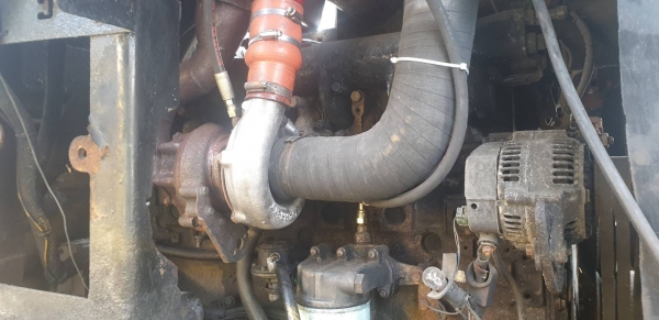 ขายรถตักล้อยางมือสอง CAT924G สนใจติดต่อคุณรัตนศักดิ์ โทร081-7621704