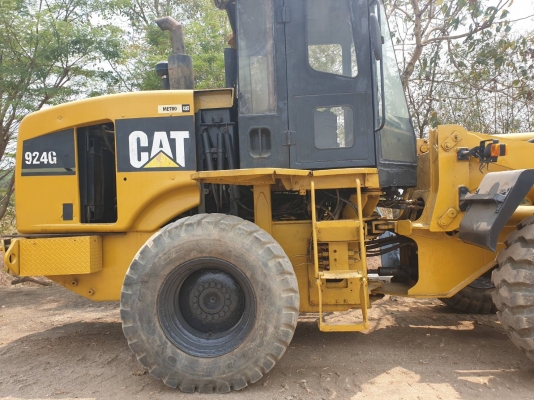 ขายรถตักล้อยางมือสอง CAT924G สนใจติดต่อคุณรัตนศักดิ์ โทร081-7621704