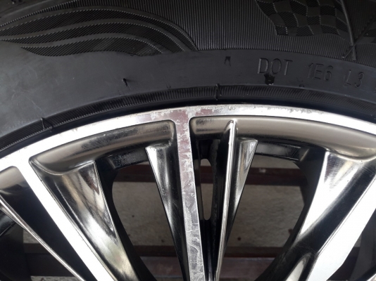 แม็กขอบ18 5รู114 ET45 พร้อมยาง225/45/18 ปี18  OTANI   4 ล้อ