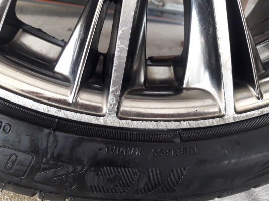 แม็กขอบ18 5รู114 ET45 พร้อมยาง225/45/18 ปี18  OTANI   4 ล้อ