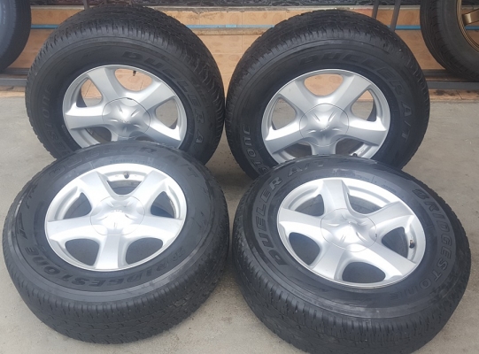 ขายล้อISUZU V Cross17 ยาง265/65/17 ปี 15 4 ล้อ