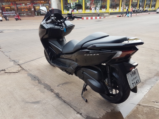 ขาย HONDA FORZA300 ABS ปี2014 เดิมๆสีสวย มีท่อแต่ง เครื่องดี ทะเบียนครบ ราคา 79500 บาท ส่งได้ทั่วไทย