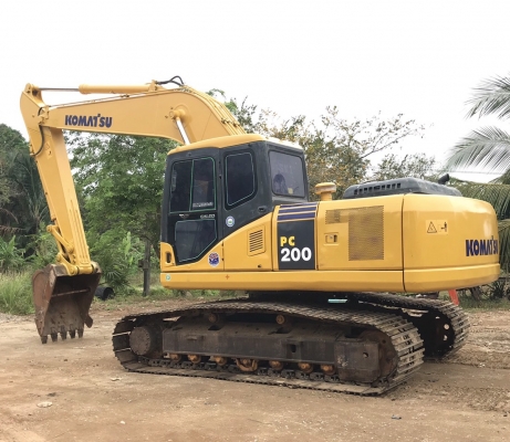 ขายด่วน!! Komatsu PC200-7 ไมล์ ชม. 9,800 สภาพสวยๆ ค่ะ