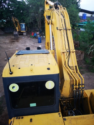 ขายด่วน!! Komatsu PC200-7 ไมล์ 10,000 กว่า ค่ะ ซีเรียลสูง 80405 สภาพสวยมากค่ะ