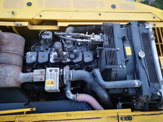ขายด่วน!! Komatsu PC200-7 ไมล์ 10,000 กว่า ค่ะ ซีเรียลสูง 80405 สภาพสวยมากค่ะ