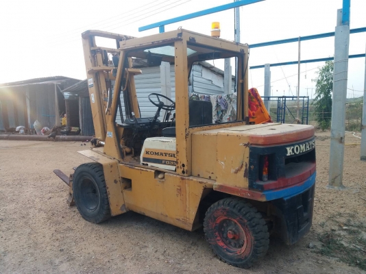 ขาย 295,000 รภฟอคร์ลิป KOMATSU FD35-4 ขนาด 3.5 ตัน ยกได้ 4 ม.งาคว่ำหงายได้ เครื่อง KOMATSU เกียร์แรง ยางดี รถพร้อมใช้งาน เอกสารซื้อขาย รถอยู่ อยุธยา 064-191-1112