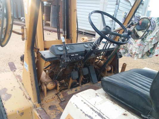 ขาย 295,000 รภฟอคร์ลิป KOMATSU FD35-4 ขนาด 3.5 ตัน ยกได้ 4 ม.งาคว่ำหงายได้ เครื่อง KOMATSU เกียร์แรง ยางดี รถพร้อมใช้งาน เอกสารซื้อขาย รถอยู่ อยุธยา 064-191-1112