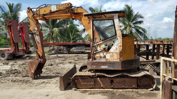 ขายรถขุดMITSUBISHI - MXR-55 เครื่องยนต์มิตซูบิชิ K4M ขนาด 4 สูบ คอนโทรลลูกหมาก ปั๊มเฟือง 3 ตอน มีใบมีด หลังคา แทรคเหล็ก รถเดิมๆเก่านอก มีเอกสาร