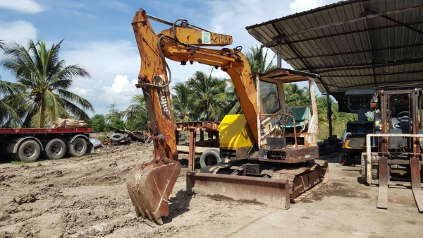 ขายรถขุดMITSUBISHI - MXR-55 เครื่องยนต์มิตซูบิชิ K4M ขนาด 4 สูบ คอนโทรลลูกหมาก ปั๊มเฟือง 3 ตอน มีใบมีด หลังคา แทรคเหล็ก รถเดิมๆเก่านอก มีเอกสาร