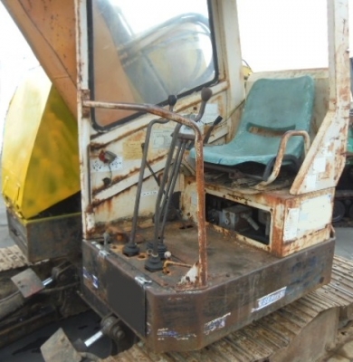 ขายรถขุดMITSUBISHI - MXR-55 เครื่องยนต์มิตซูบิชิ K4M ขนาด 4 สูบ คอนโทรลลูกหมาก ปั๊มเฟือง 3 ตอน มีใบมีด หลังคา แทรคเหล็ก รถเดิมๆเก่านอก มีเอกสาร