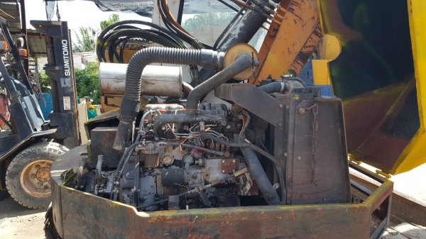 ขายรถขุดMITSUBISHI - MXR-55 เครื่องยนต์มิตซูบิชิ K4M ขนาด 4 สูบ คอนโทรลลูกหมาก ปั๊มเฟือง 3 ตอน มีใบมีด หลังคา แทรคเหล็ก รถเดิมๆเก่านอก มีเอกสาร