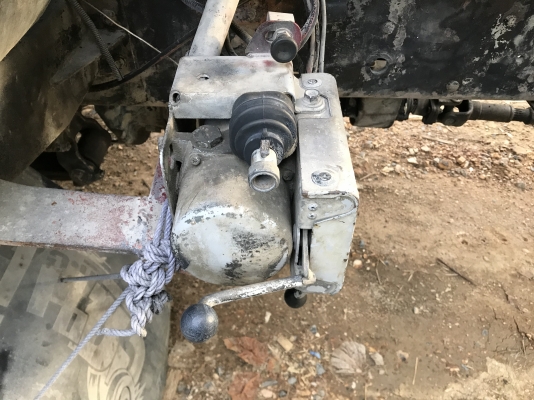 ขายหัวเก๋งUD430พร้อมขาหน้า หลัง มีชุดยกหัวไฮดรอลิก ภายในครบ ราคา27000ต่อรองได้ 0988500292