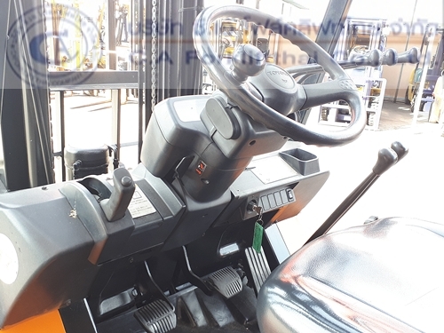 ขาย รถโฟล์คลิฟท์ TOYOTA รุ่น 7-FD30