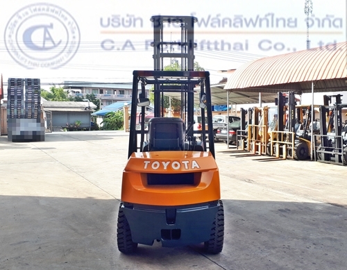 ขาย รถโฟล์คลิฟท์ TOYOTA รุ่น 7-FD30