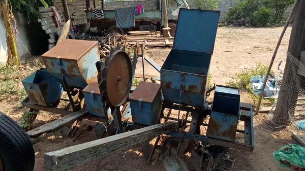 ขายฟอร์ด6600 T3 พร้อมอุปกรณ์ 5ชิ้น 1ดันหน้า 2หางสาม 3หางเจ็ด 4เครื่องหยอดข้าวโพด 5เครื่องปลูกอ้อย เล่มทะเบียน ขายฟอร์ด6600 T3 พร้อมอุปกรณ์ 5ชิ้น 1ดันหน้า 2หางสาม 3หางเจ็ด 4เครื่องหยอดข้าวโพด 5เครื่องปลูกอ้อย เล่มทะเบียน