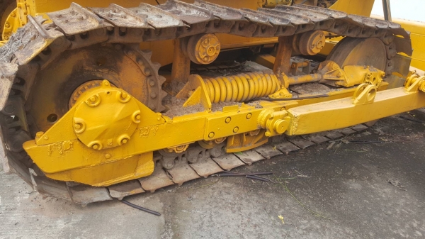 ขายรถแทรกเตอร์ CAT D6C สภาพพร้อมไช้ตีนไก่เอกสารทะบียน ขายรถแทรกเตอร์ CAT D6C สภาพพร้อมไช้ตีนไก่เอกสารทะบียน