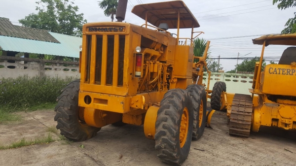 ขายรถเกรด KOMATSU G60R สวยสภาพพร้มไช้ ขายรถเกรด KOMATSU G60R สวยสภาพพร้มไช้