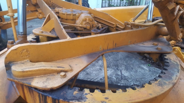 ขายรถเกรด KOMATSU G60R สวยสภาพพร้มไช้ ขายรถเกรด KOMATSU G60R สวยสภาพพร้มไช้